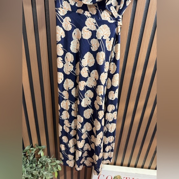 Diane Von Furstenberg DVF Naya Wrap Dress Size M pristine condition - Picture 7 of 13